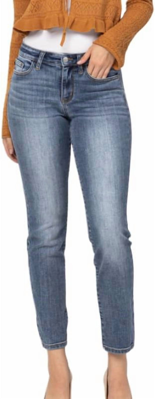 Judy Blue - Mid Rise Slim Fit