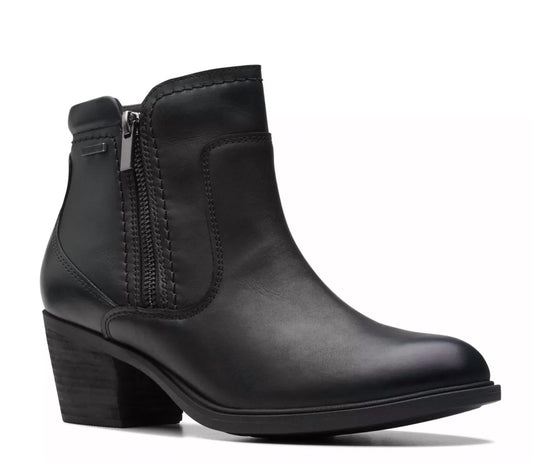 Clarks - Women's Neva Zip Boot