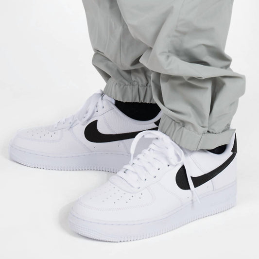 Nike - Men's Air Force 1 Low '07 Shoes
