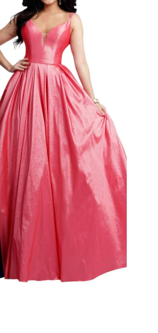 Karishma Creations - Beautiful Taffetta Sleeveless Gown