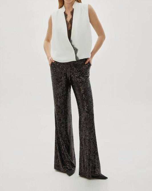 Exquise - Brenda Regular Fit Sleeveless Blouse With Lace