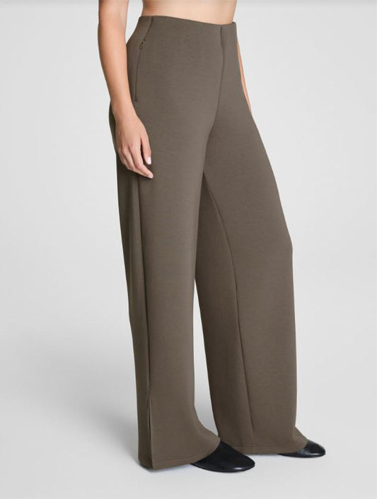 Spanx - Airessentials Smooth Front Wide Leg Pant