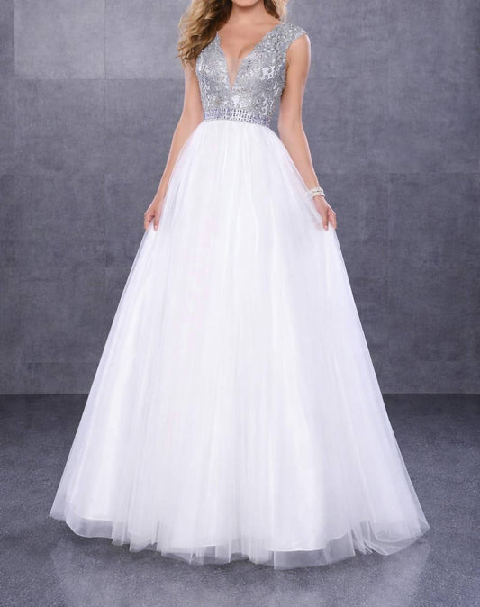 Karishma Creations - Sleeveless V-neck Maxi Dress