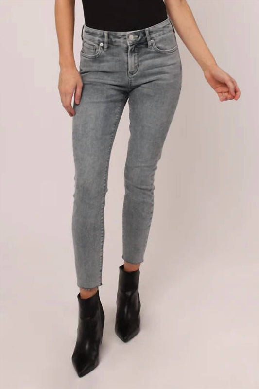 Gisele Classic Mid Rise Skinny Jean