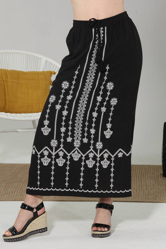 Paparazzi - Linen Blend Embroidered Skirt