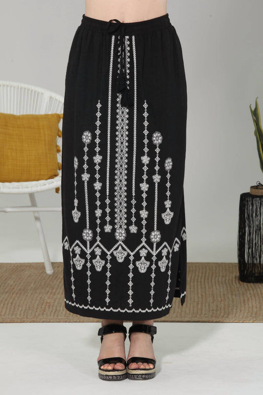 Paparazzi - Linen Blend Embroidered Skirt