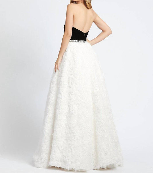 STRAPLESS BALL GOWN