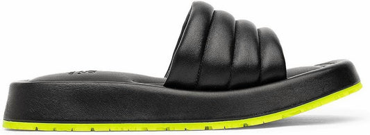 P448 - Women's Fergie Slip-on Slipper