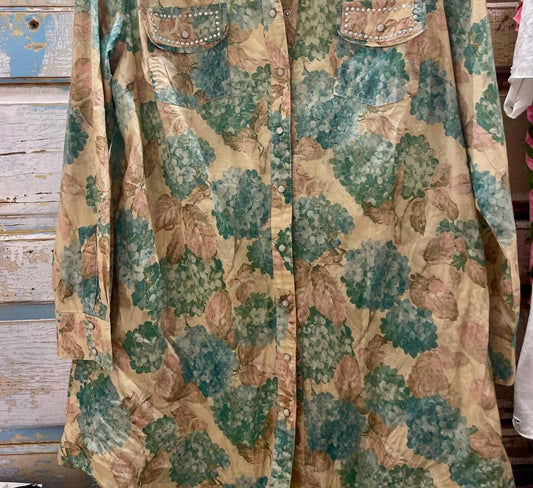 A Rare Bird - Hydrangea Pearl Snap Button Down Shirt