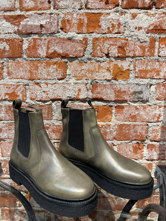 Free People - Women's Chelsea Boot