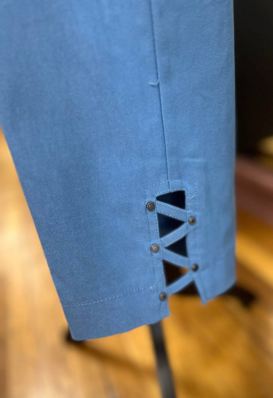 N Touch - Lattice Hem Detailed Capri