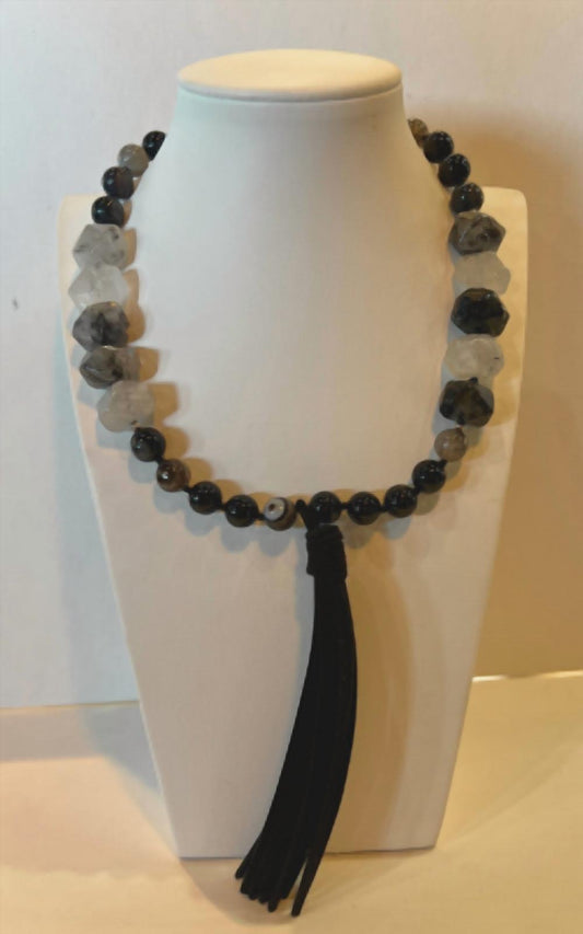 Sonya'S - Stone Necklace With Fringe