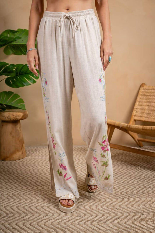 Paparazzi - Women's Embroidered Split Pants