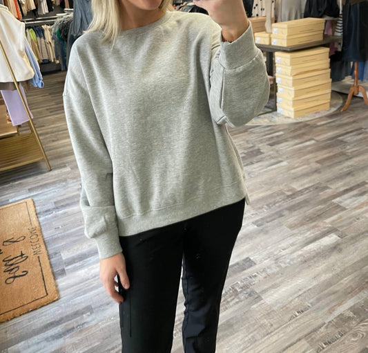 Risen - Asymmetrical Hem Sweatshirt