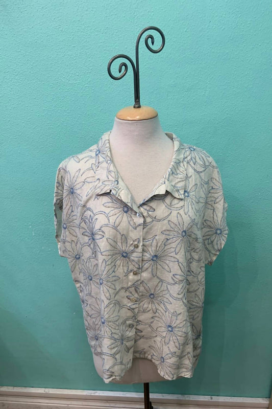 Cut Loose - Women's Daisy Short Sleeve Boxy Button Down Shirt