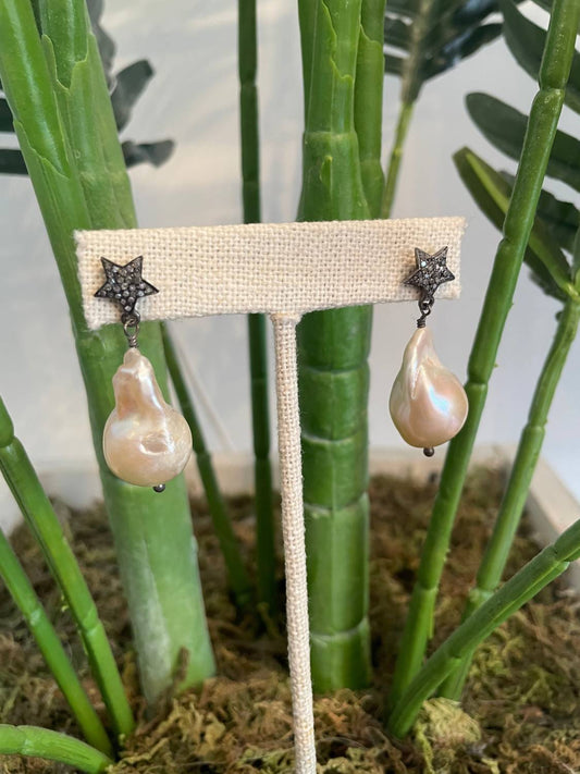 Mela Jewellery - Women's Pearl Baroque Drop Earrings