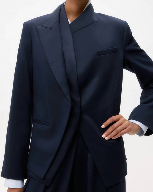 Twp - Micks Wife Blazer