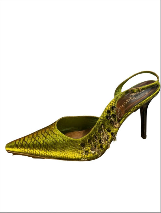 Goka Design - Women's Textured closed toe heel