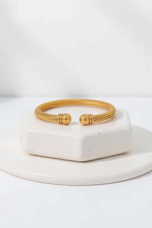 Akalia - Women's Waterproof Twisted Wire Bracelet