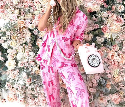 1 The Woman - Bows Before Bros Short Sleeve/Pants Pajamas Set