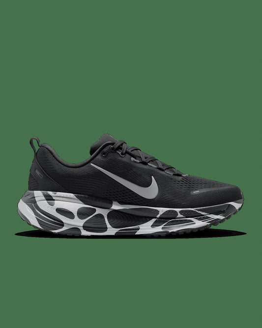Nike - Men's Vomero 18 Sneakers