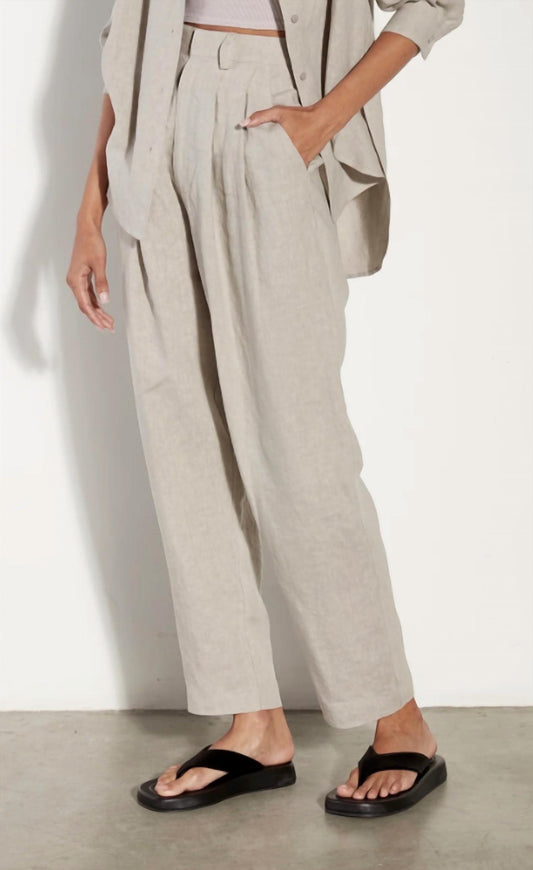 Tapered Pleated Hi-Waist Pant