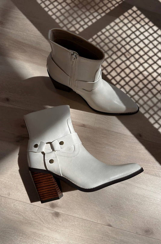 Oasis Society - Women's Jackson Ankle Boots