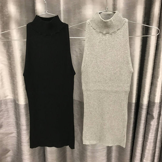 Rib Mock Neck Halter