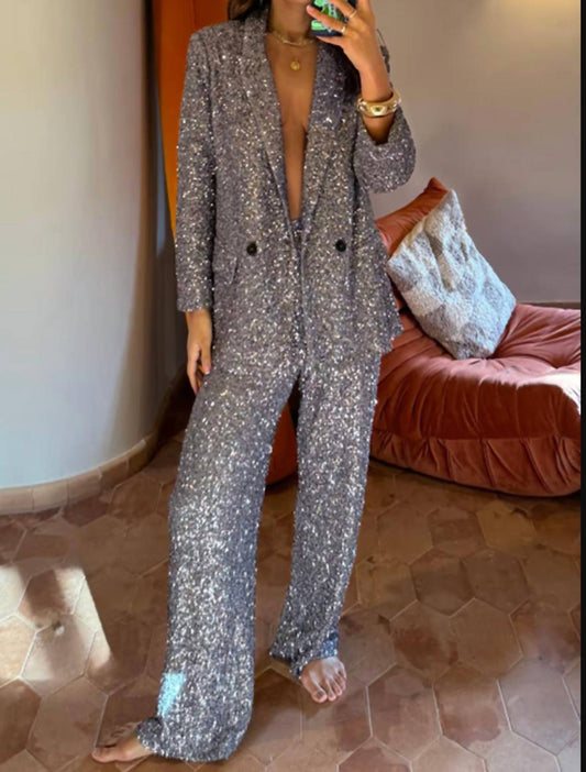 Never Fully Dressed - Sophisticated Sequins Blazer