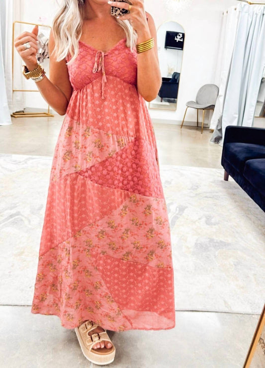 Davi & Dani - Suellen's Embroidery Midi Dress