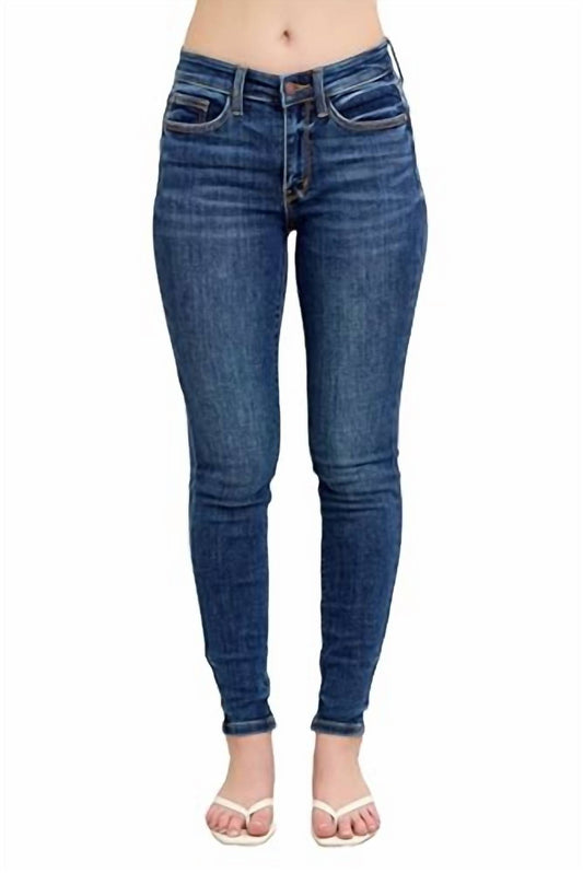 Judy Blue - Mid Rise Handsand Classic Skinny Jean