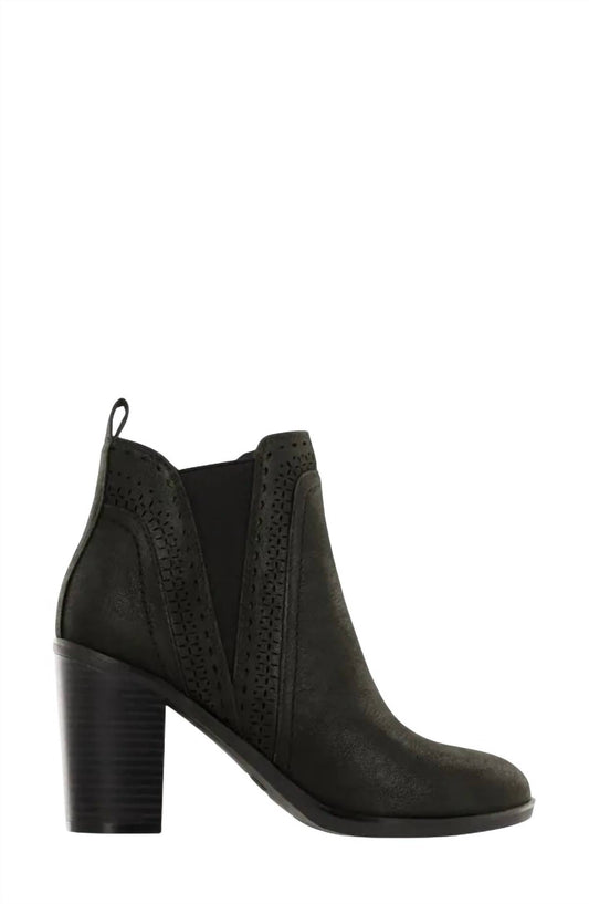 Mia - Women's Lorenza Chelsea Boots