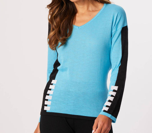 French Kyss - Piano V-Neck Top