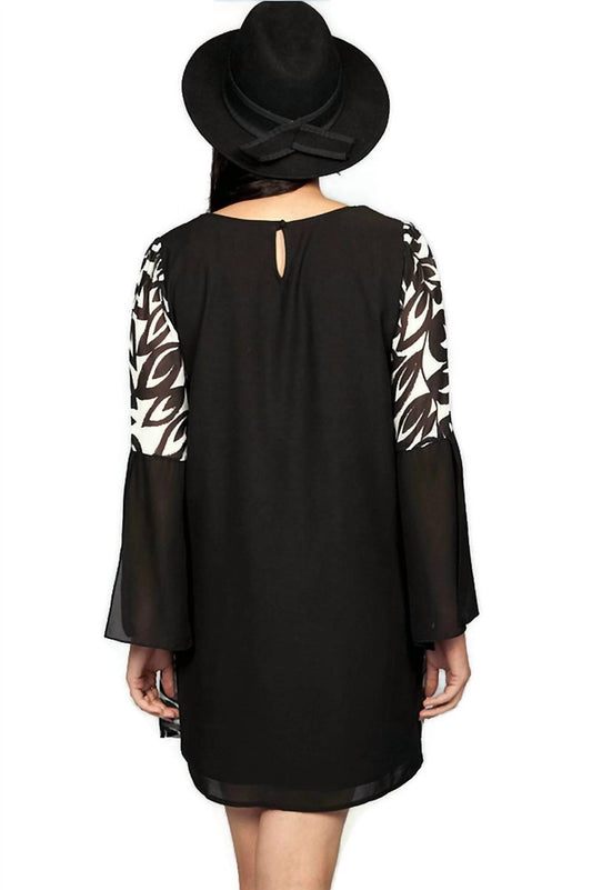 Umgee - Bell Sleeve Key Hole Dress