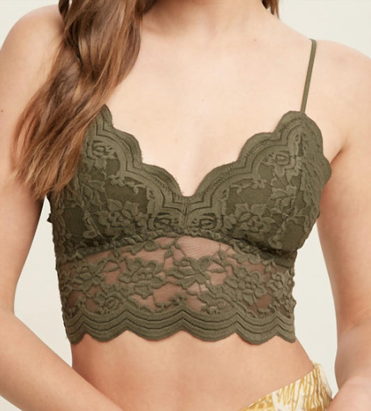Wishlist - Lovely Scalloped Lace Bralette