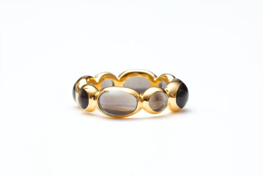 Avenue Chic - Women's Ovali Eternity Stacking Ring