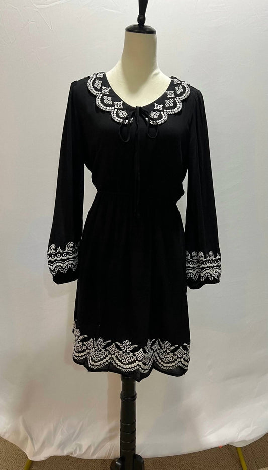 Andree By Unit - Women's Embroidered Woven Dress