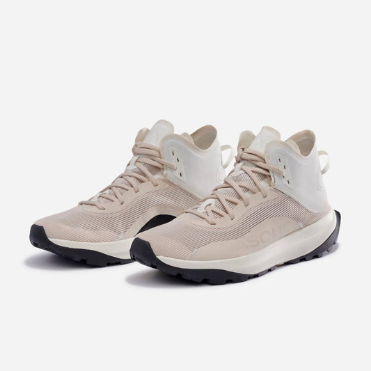 Vasque - Women’s Here Hiking Boots - MEDIUM