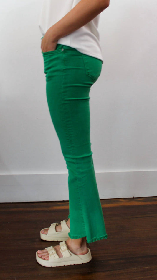 Q2 - Lakelynn Raw Hem Jeans