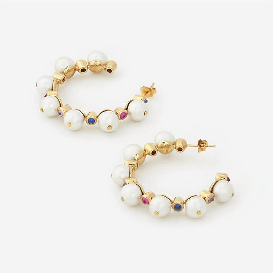 Avenue Chic - Women's Temple Muse Pearl Hoop Earrings