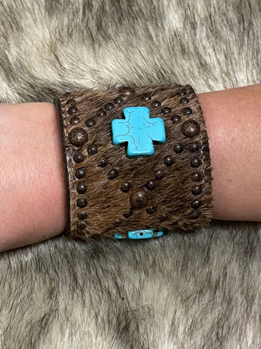 Double J Saddlery - Cowhide with Turquoise Bracelet
