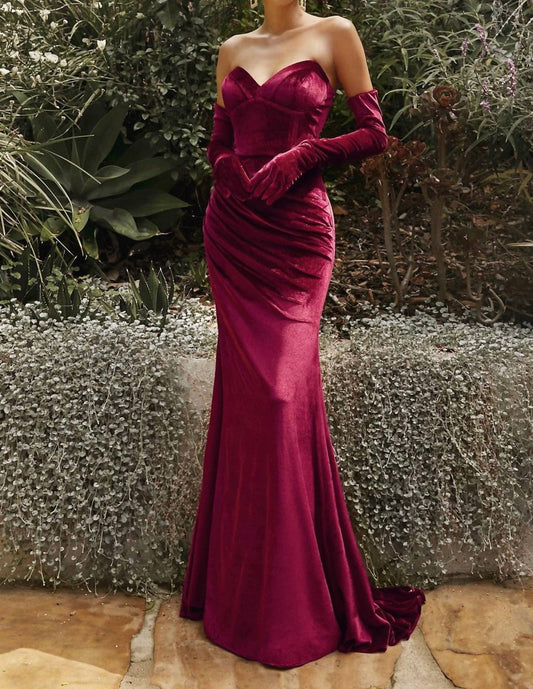 Ladivine - Velvet Sweetheart Gown With Gloves