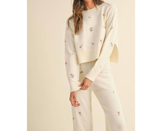 Mable - Floral Embroidered Lounge Set