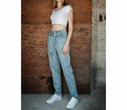 Aaron & Amber - Straight Leg Jean