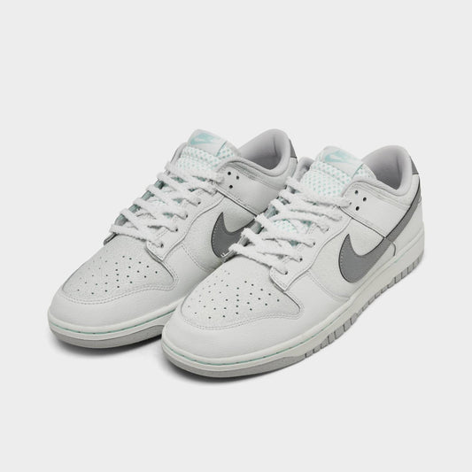 Nike - Men's Dunk Low Retro Se Shoes