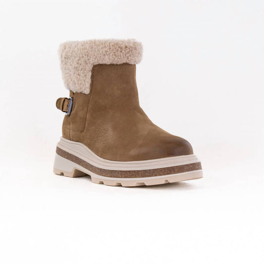 Clarks - Women's Hencroft Madi Waterproof Boots