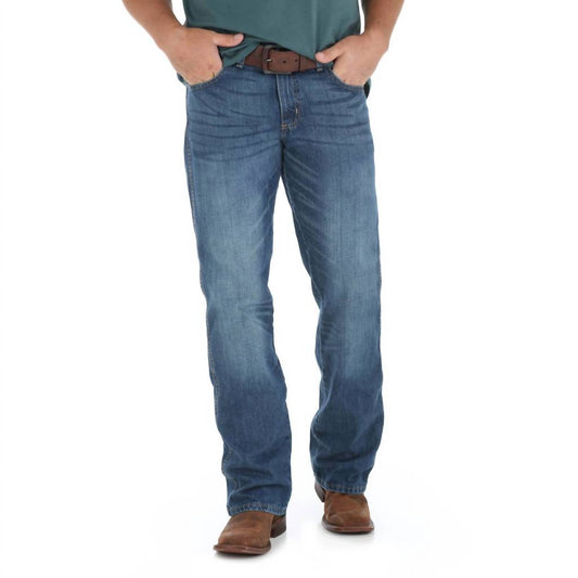 Wrangler - Men's Retro Relaxed Boot Cut Jean