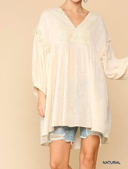 Gigio - Crochet V-neck Swing Hi-lo Hem Top