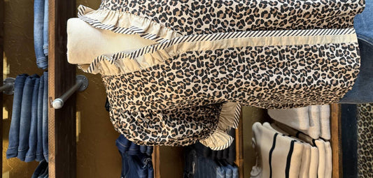 Entro - Women's Leopard Collared Top