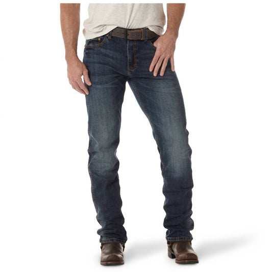 Wrangler - Men's Retro Slim Fit Straight Jean